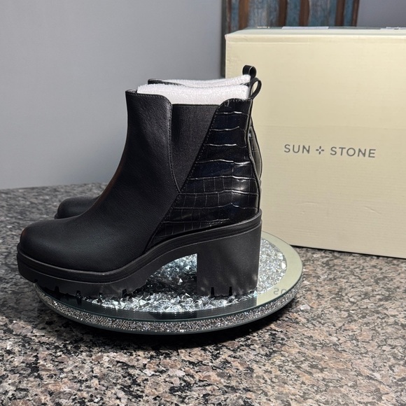 Sun + Stone Textured croc embossed Black Ankle Booties NWT 11 - Picture 7 of 15